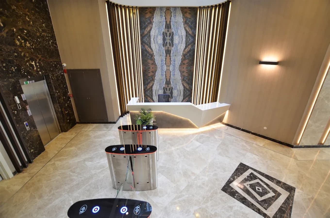 Dragos Center resepsiyon alanı